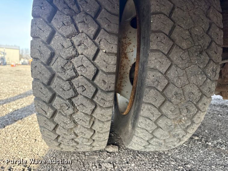 image for item EG2131 2017 Ford F550 utility / service truck