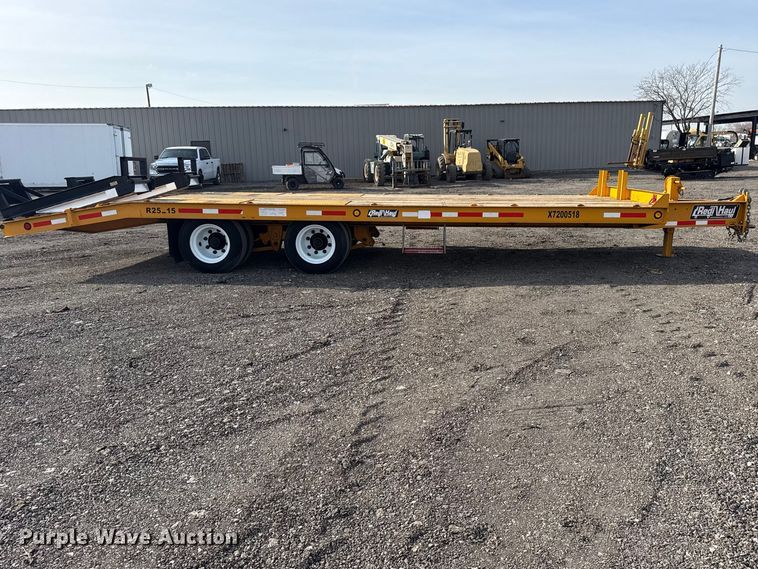 image for item EG2133 2011 Redi Haul Trailers, Inc. R2521 equipment trailer