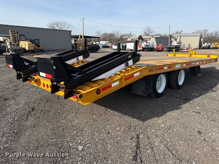 image for item EG2133 2011 Redi Haul Trailers, Inc. R2521 equipment trailer