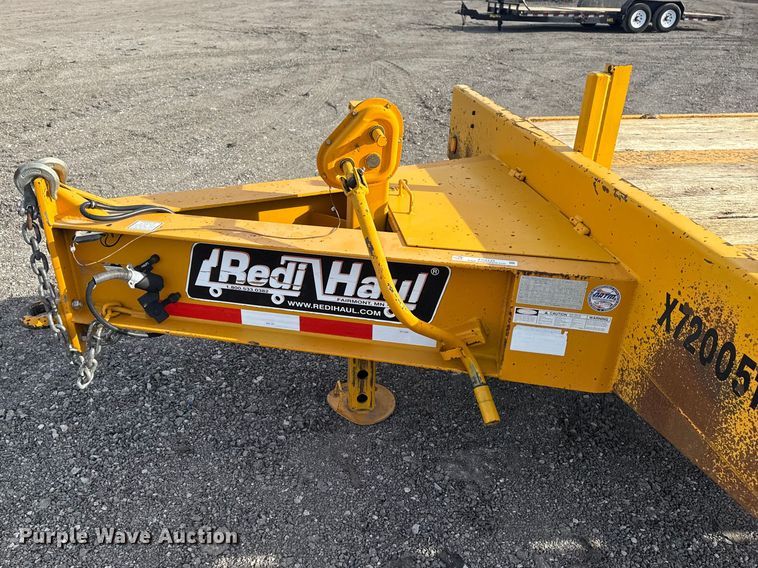 image for item EG2133 2011 Redi Haul Trailers, Inc. R2521 equipment trailer