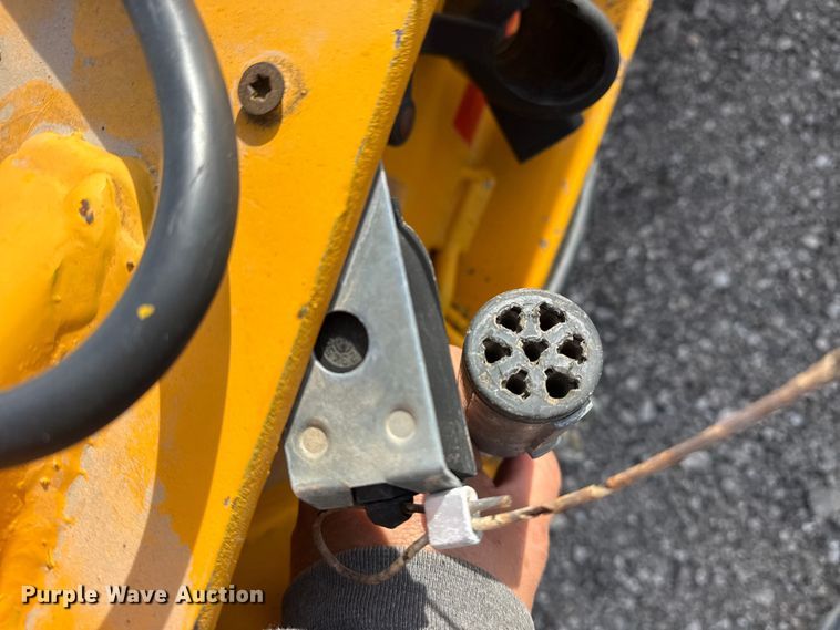 image for item EG2133 2011 Redi Haul Trailers, Inc. R2521 equipment trailer