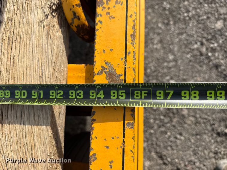 image for item EG2133 2011 Redi Haul Trailers, Inc. R2521 equipment trailer