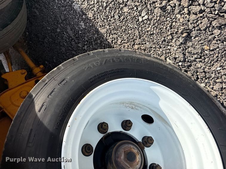 image for item EG2133 2011 Redi Haul Trailers, Inc. R2521 equipment trailer