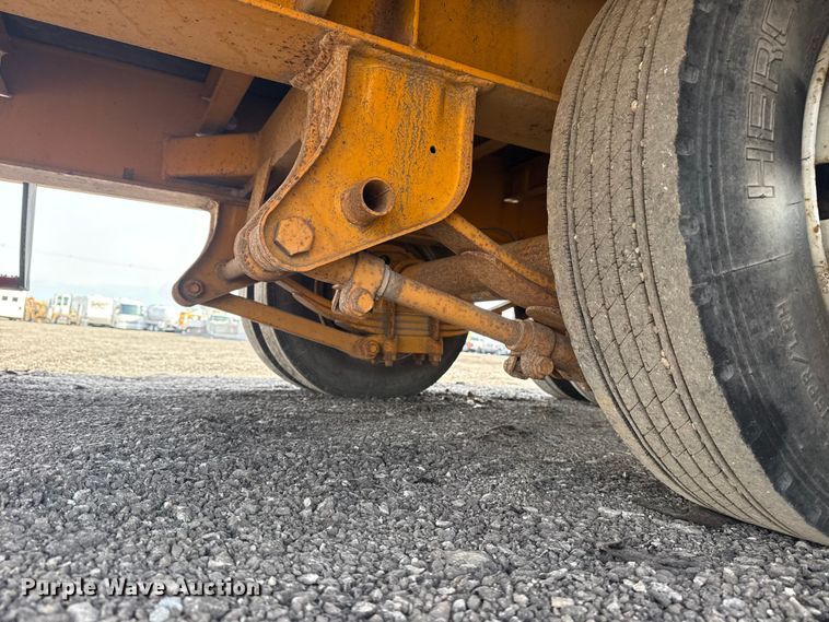 image for item EG2133 2011 Redi Haul Trailers, Inc. R2521 equipment trailer