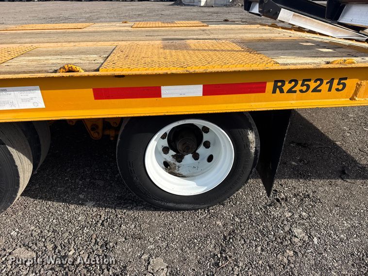 image for item EG2133 2011 Redi Haul Trailers, Inc. R2521 equipment trailer