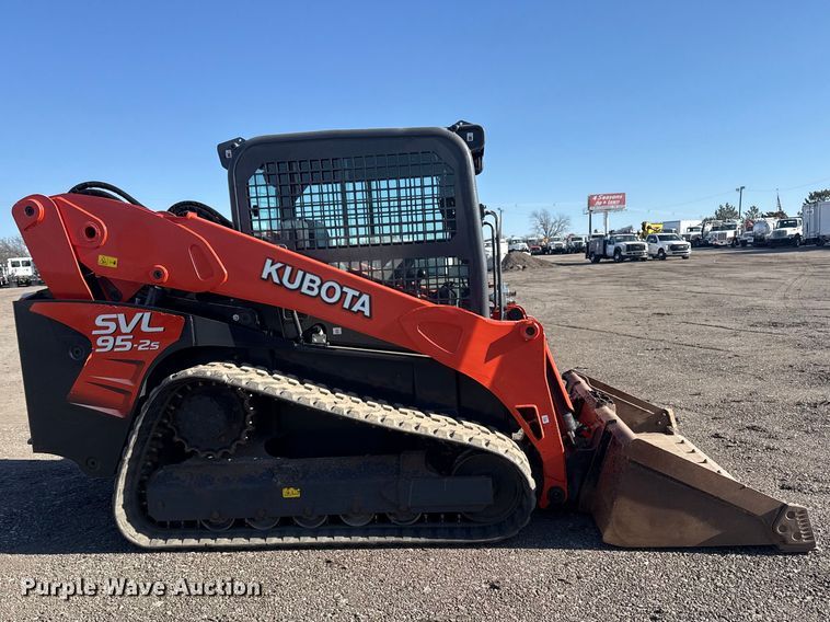 image for item EG2140 2018 Kubota SVL95-2S tracked skid steer loader