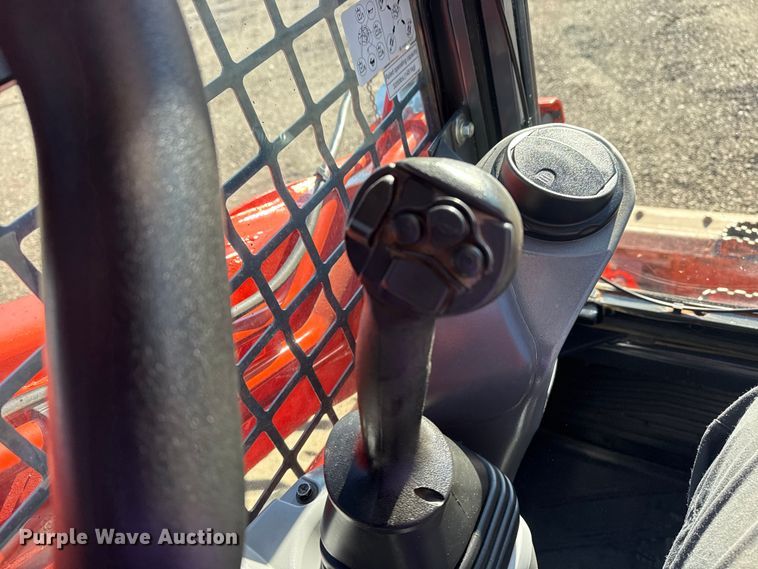 image for item EG2140 2018 Kubota SVL95-2S tracked skid steer loader