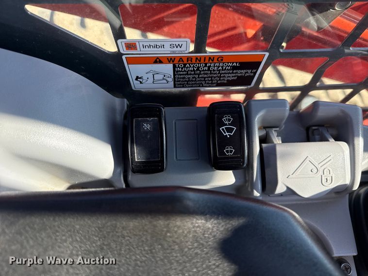 image for item EG2140 2018 Kubota SVL95-2S tracked skid steer loader