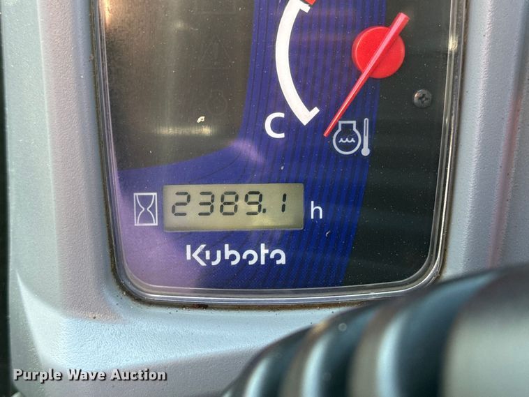 image for item EG2140 2018 Kubota SVL95-2S tracked skid steer loader