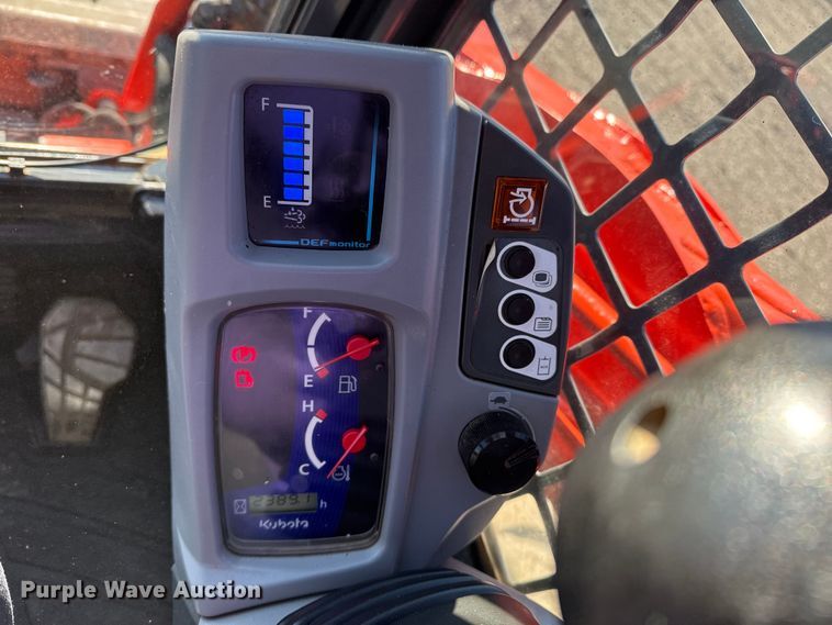 image for item EG2140 2018 Kubota SVL95-2S tracked skid steer loader