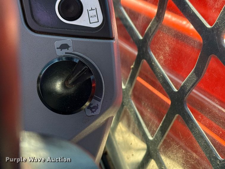 image for item EG2140 2018 Kubota SVL95-2S tracked skid steer loader