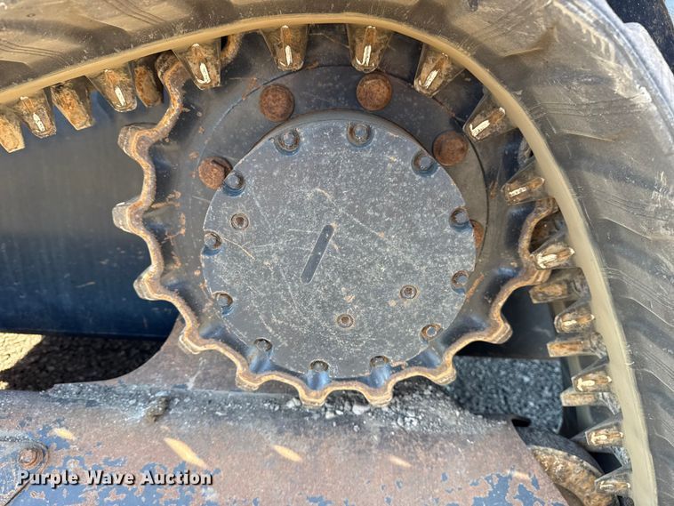 image for item EG2140 2018 Kubota SVL95-2S tracked skid steer loader