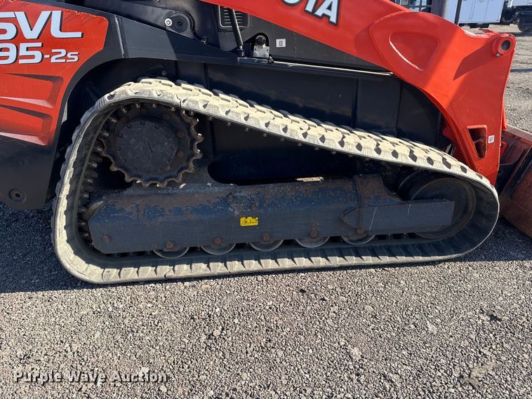 image for item EG2140 2018 Kubota SVL95-2S tracked skid steer loader