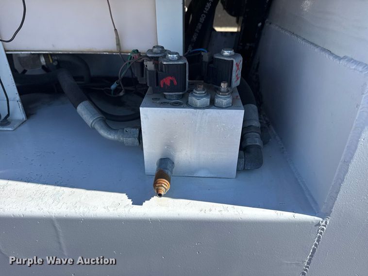 image for item EG2142 2012 Freightliner Business Class M2 utility / service truck