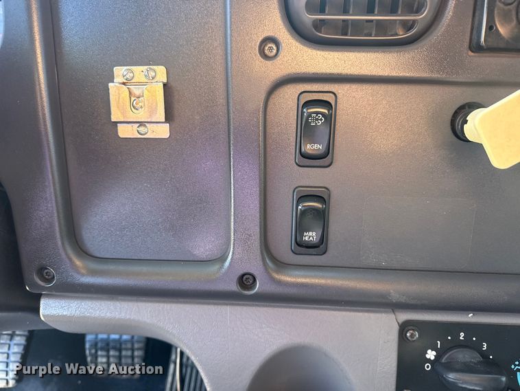 image for item EG2142 2012 Freightliner Business Class M2 utility / service truck