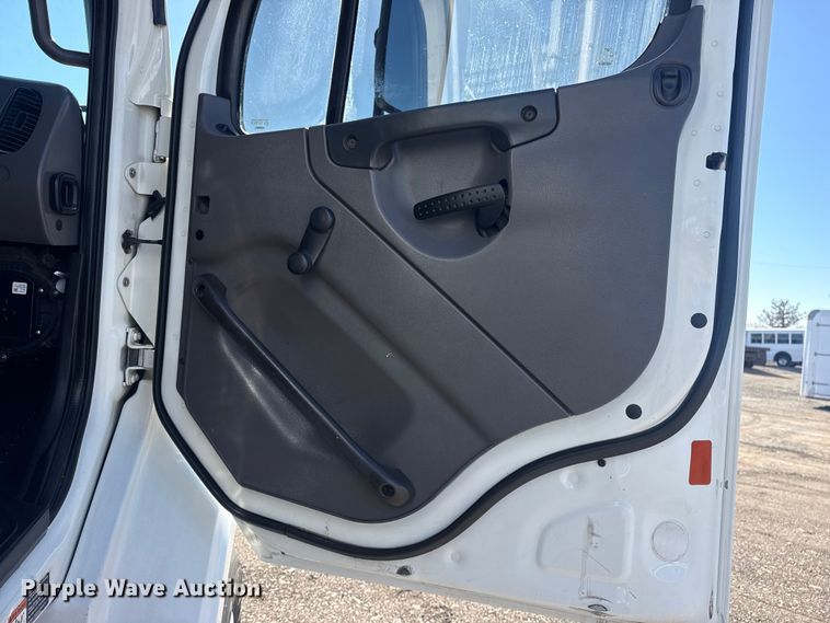 image for item EG2142 2012 Freightliner Business Class M2 utility / service truck