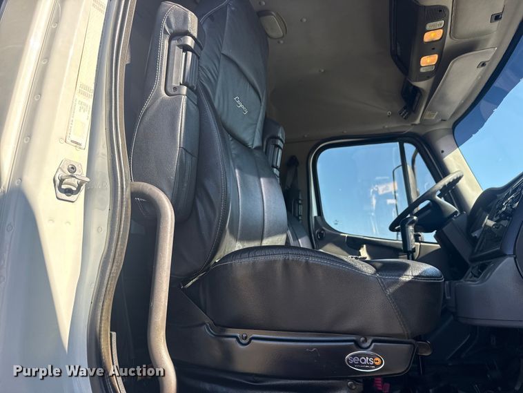 image for item EG2142 2012 Freightliner Business Class M2 utility / service truck