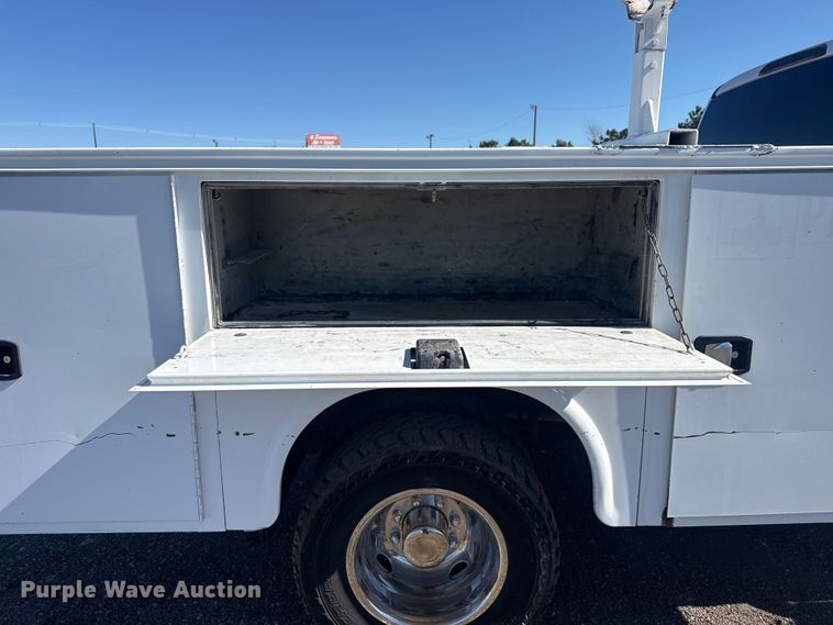 image for item EG2143 2017 Ford F350 Super Duty XL Ext. Cab utility bed pickup truck