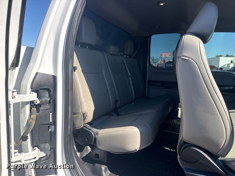 image for item EG2143 2017 Ford F350 Super Duty XL Ext. Cab utility bed pickup truck