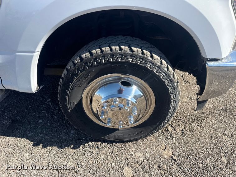 image for item EG2143 2017 Ford F350 Super Duty XL Ext. Cab utility bed pickup truck