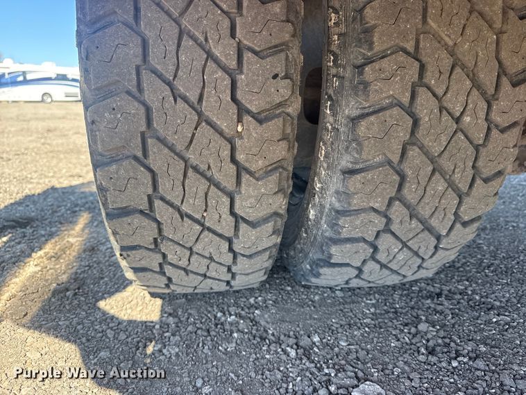 image for item EG2143 2017 Ford F350 Super Duty XL Ext. Cab utility bed pickup truck