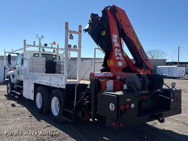 image for item EG2144 2010 International 7500 crane truck