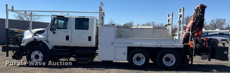 image for item EG2144 2010 International 7500 crane truck