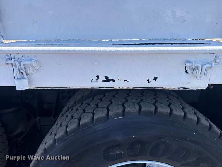 image for item EG2144 2010 International 7500 crane truck