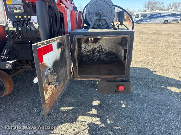 image for item EG2144 2010 International 7500 crane truck