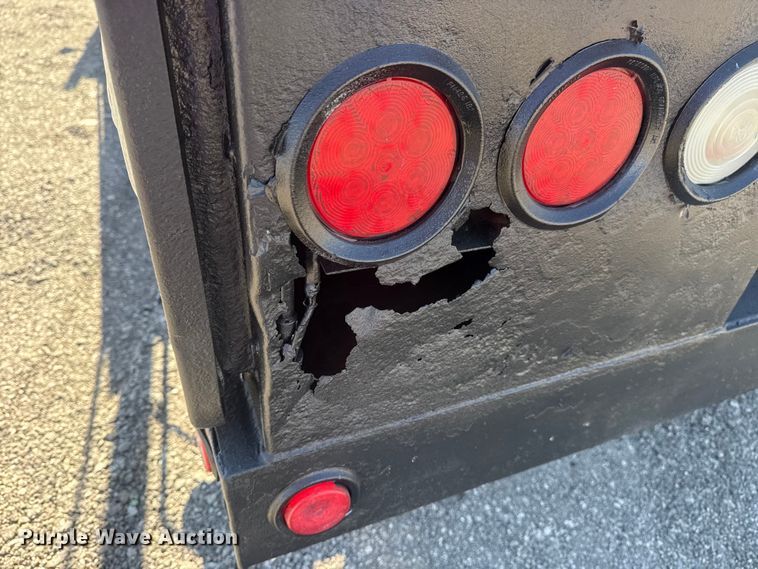 image for item EG2144 2010 International 7500 crane truck