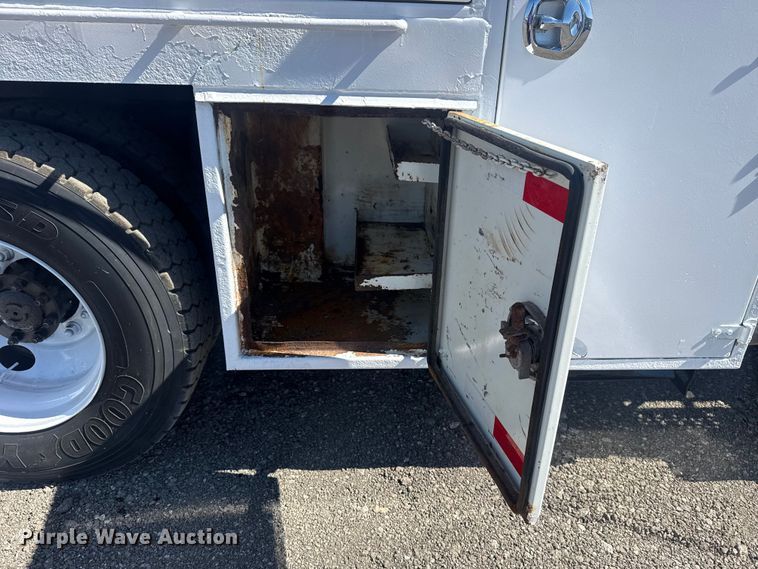 image for item EG2144 2010 International 7500 crane truck