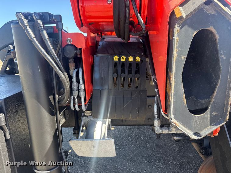 image for item EG2144 2010 International 7500 crane truck