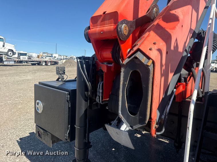 image for item EG2144 2010 International 7500 crane truck