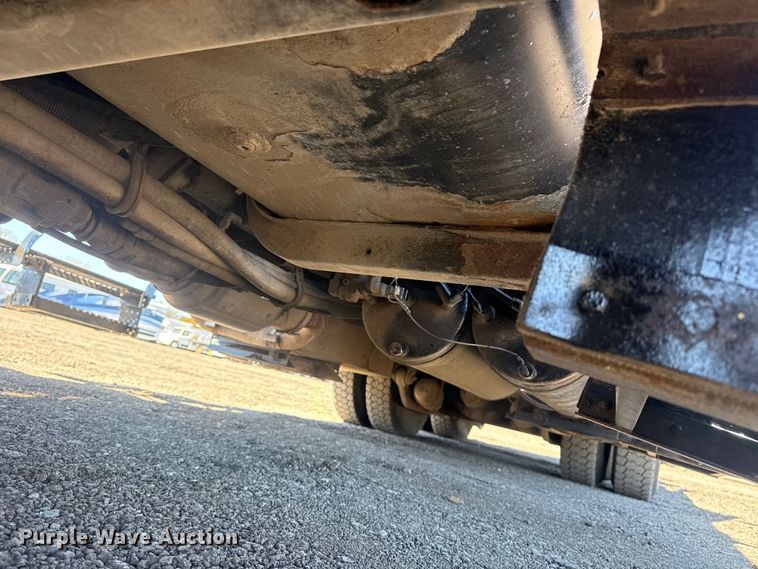 image for item EG2144 2010 International 7500 crane truck