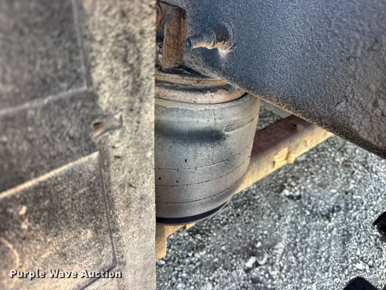 image for item EG2144 2010 International 7500 crane truck