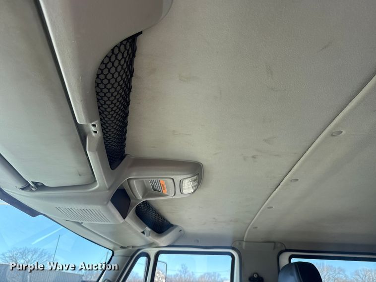 image for item EG2144 2010 International 7500 crane truck