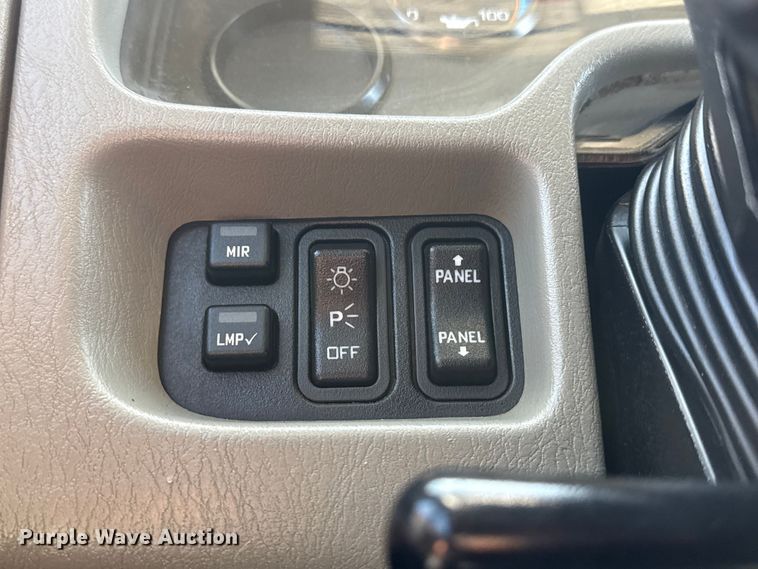 image for item EG2144 2010 International 7500 crane truck