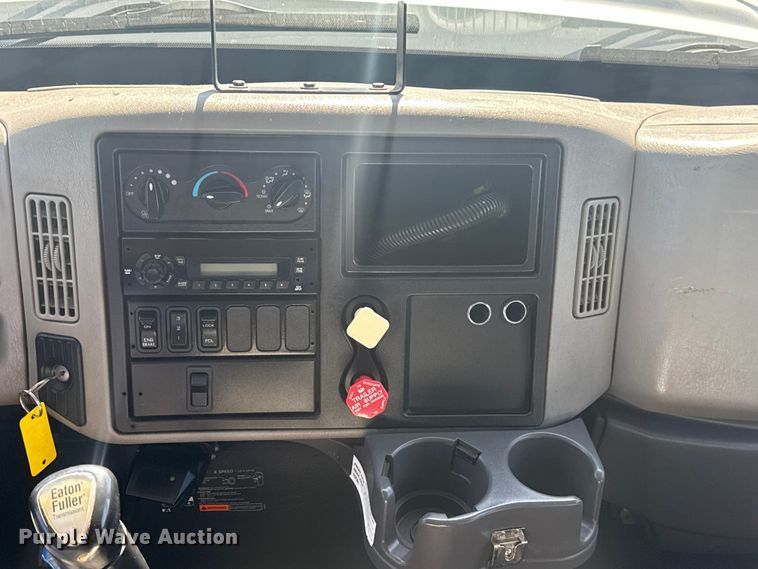 image for item EG2144 2010 International 7500 crane truck