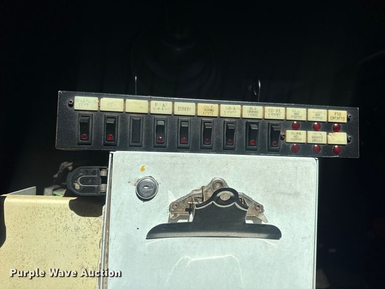 image for item EG2144 2010 International 7500 crane truck