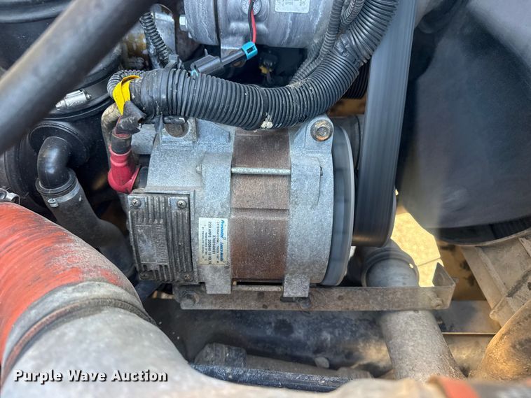 image for item EG2144 2010 International 7500 crane truck