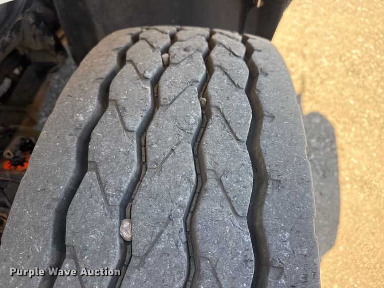 image for item EG2144 2010 International 7500 crane truck