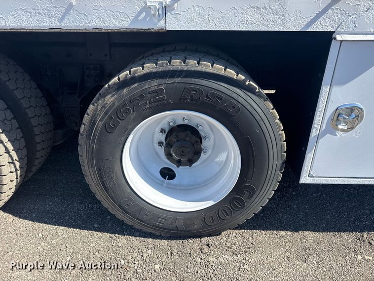 image for item EG2144 2010 International 7500 crane truck