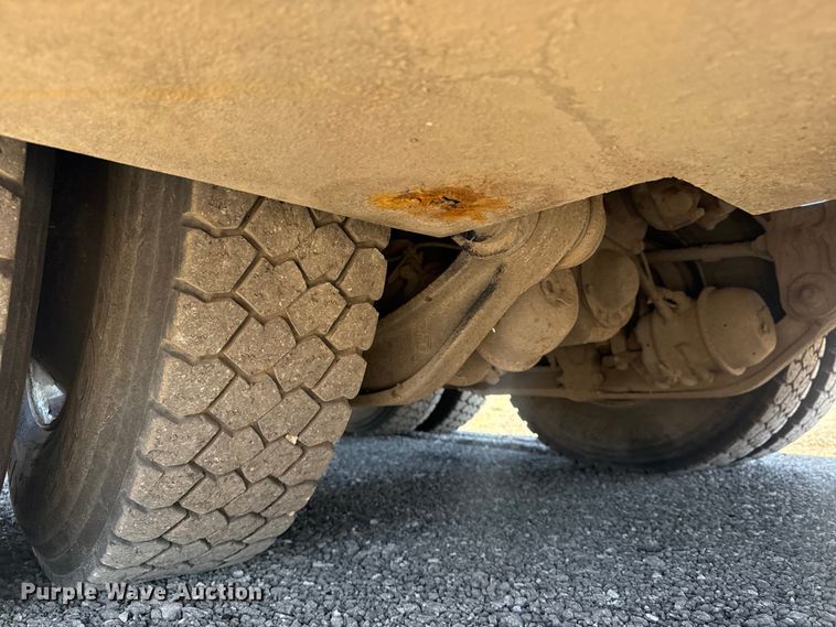 image for item EG2144 2010 International 7500 crane truck