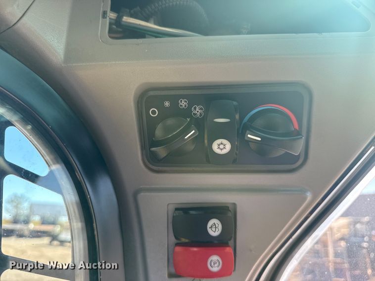 image for item EG2145 2016 Caterpillar 299D2 tracked skid steer loader