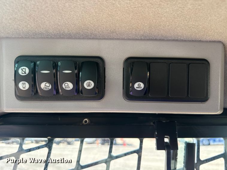 image for item EG2145 2016 Caterpillar 299D2 tracked skid steer loader