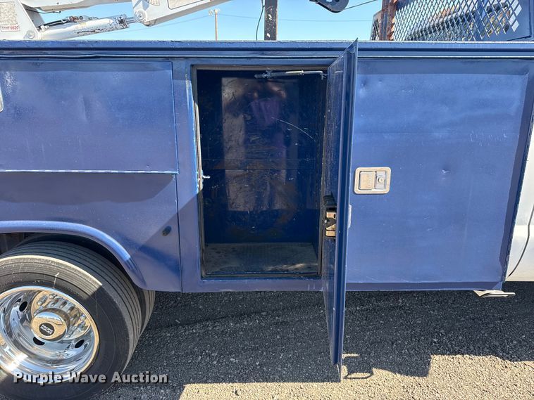 image for item EG2146 2010 Ford F550 Super Duty XL utility / service truck