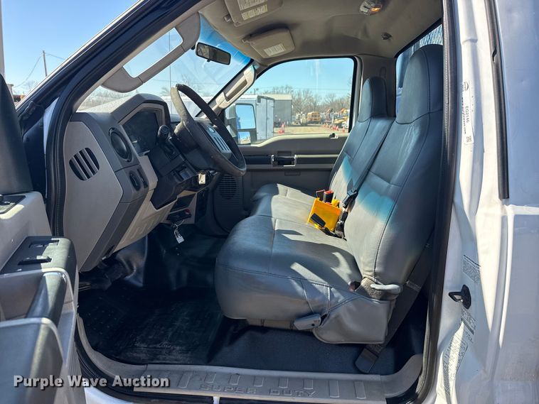 image for item EG2146 2010 Ford F550 Super Duty XL utility / service truck