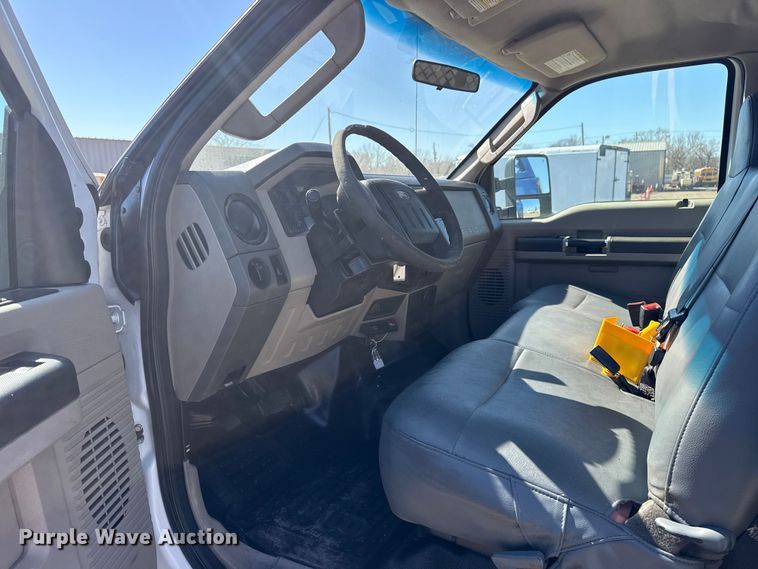 image for item EG2146 2010 Ford F550 Super Duty XL utility / service truck