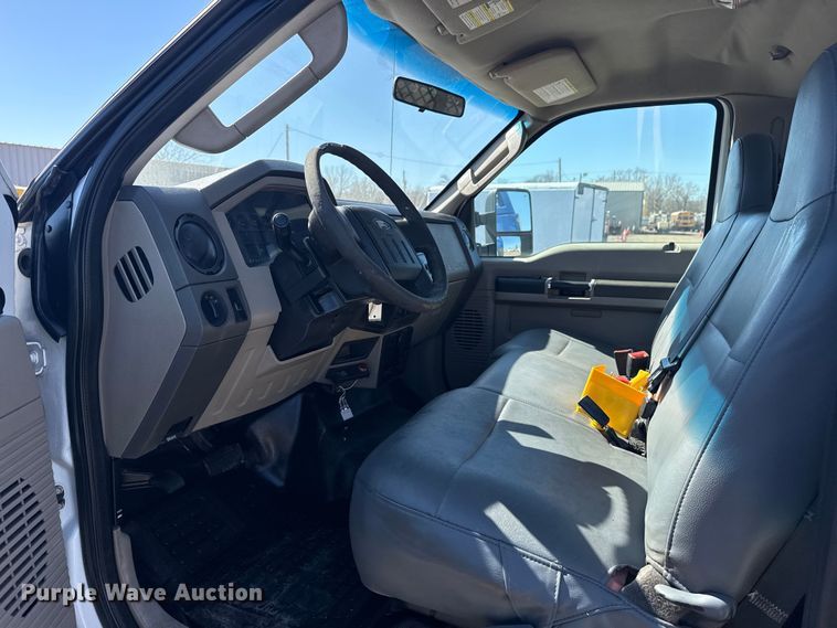 image for item EG2146 2010 Ford F550 Super Duty XL utility / service truck