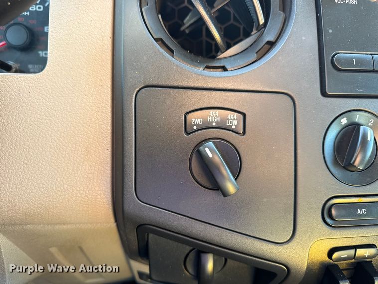 image for item EG2146 2010 Ford F550 Super Duty XL utility / service truck